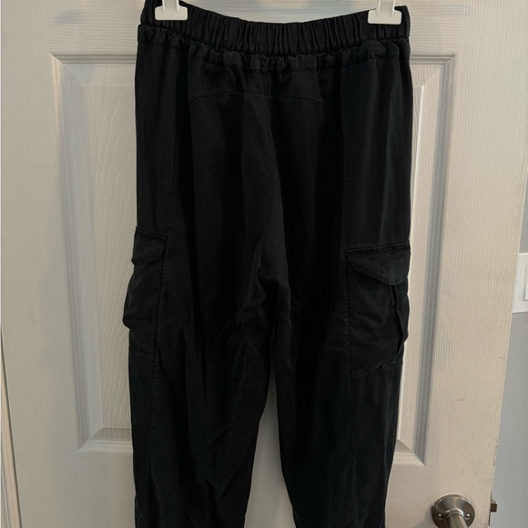 Lululemon Move Lightly cargo Pant *25" - Picture 6 of 7